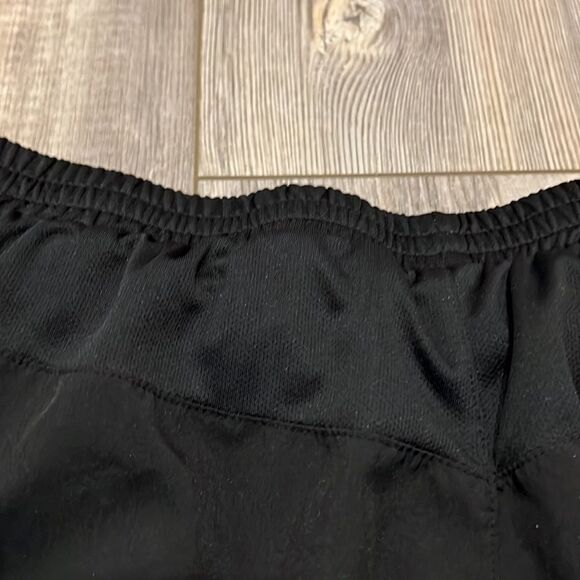 Xieerduo 5 inches workout shorts with zipper pockets - Picture 6 of 9